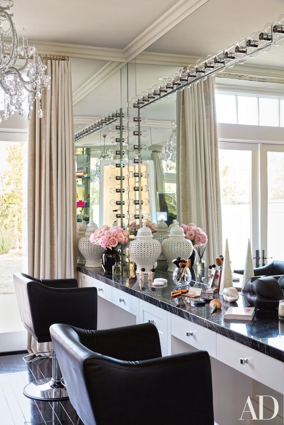 khloe-kardashian-glam-room-decorating-ideas-mirrors